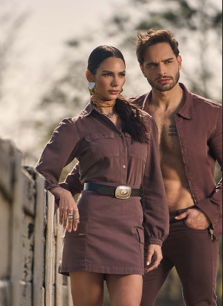 Conjunto-Saia-e-Camisa-Jeans-Oposicao-Jeans-Estilista-Juliana-Hartk 1